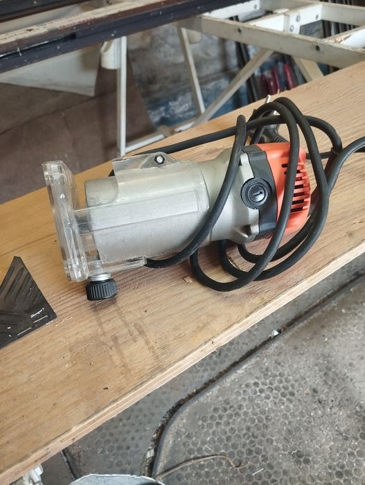 Эл.инструмент по обра ботке дерева.