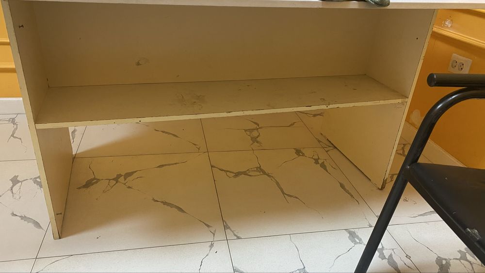 Срочно! Два стола отдам даром, самовывоз