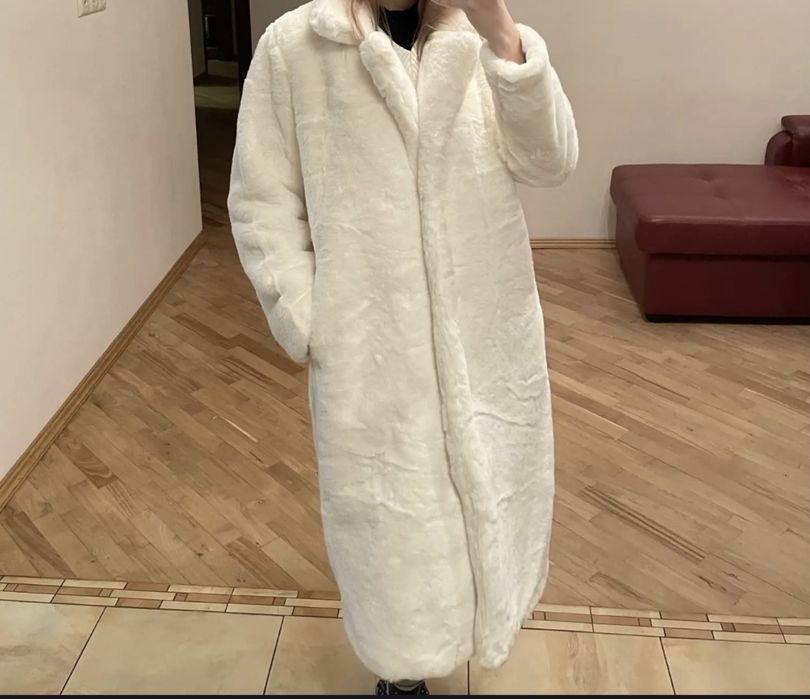 Шуба искуственная теплая белая