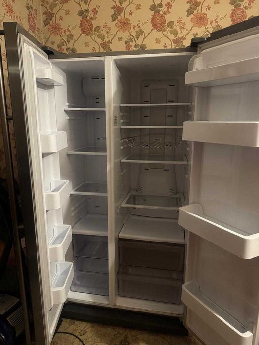 Продам холодильник Samsung side by side