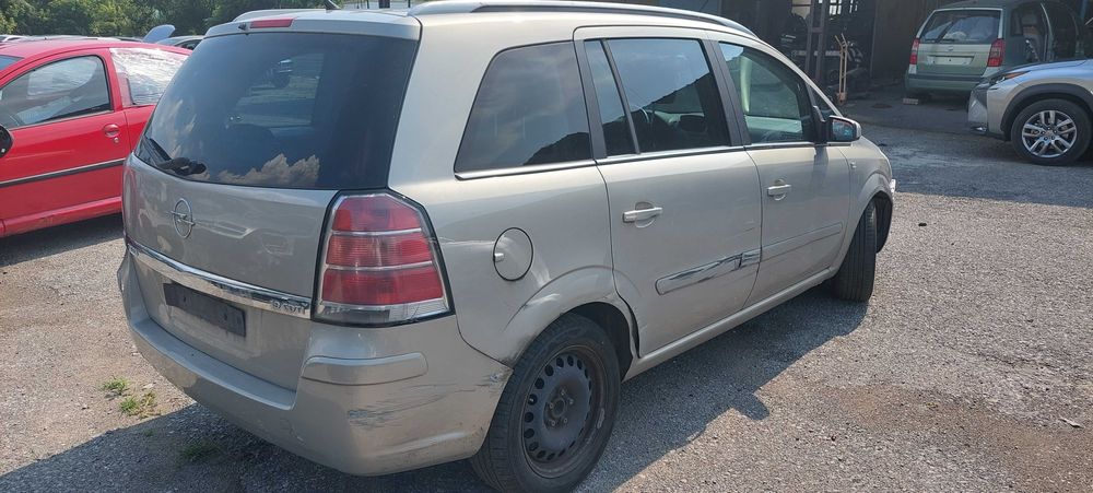 Opel Zafira B 1,9 DT , Опел Зафира Б н части!!
Март 2006