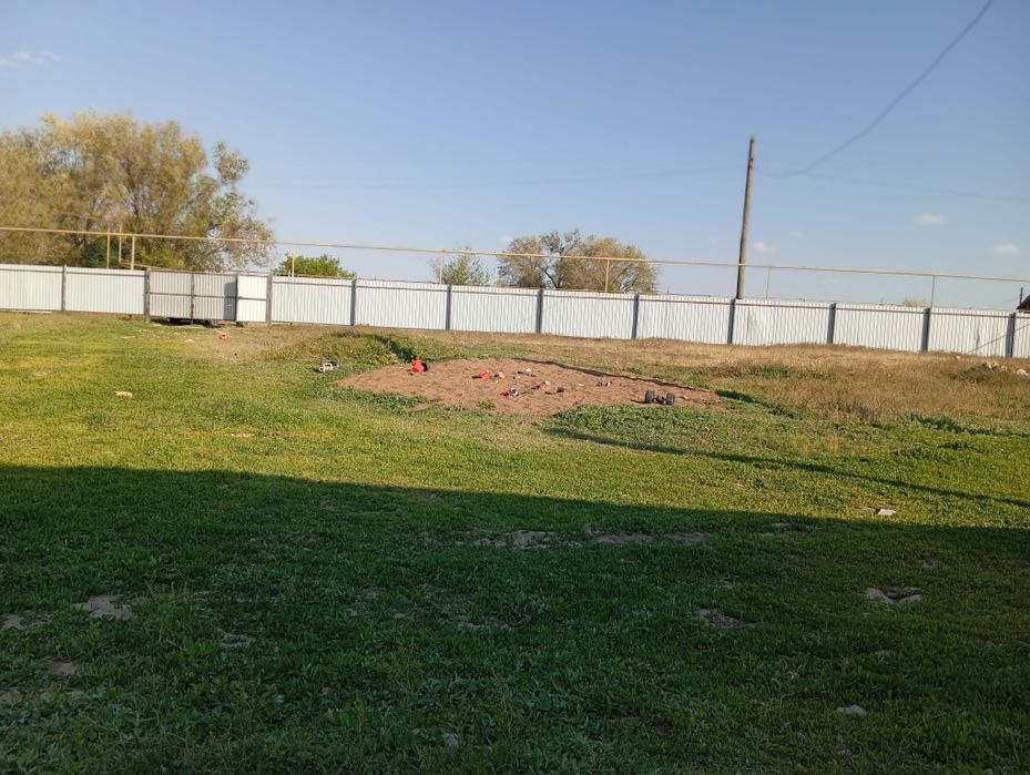 Шағын үй сатылады. Ауласы үлкен.