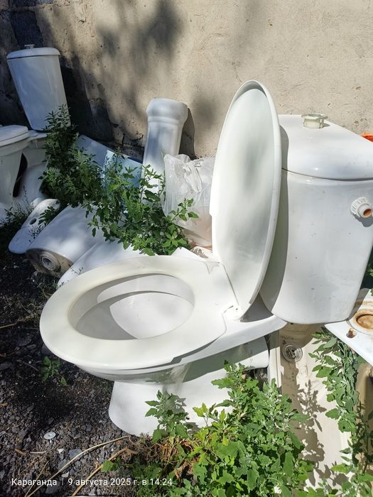 Унитаз в комплекте 8000