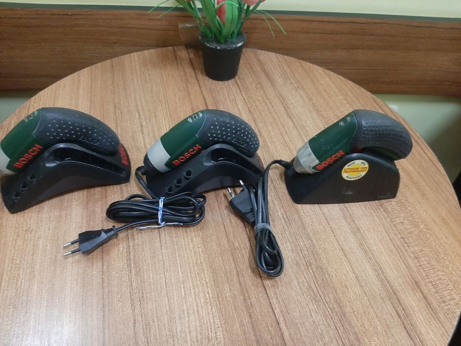 Vînd șurubelnite electrice Bosch