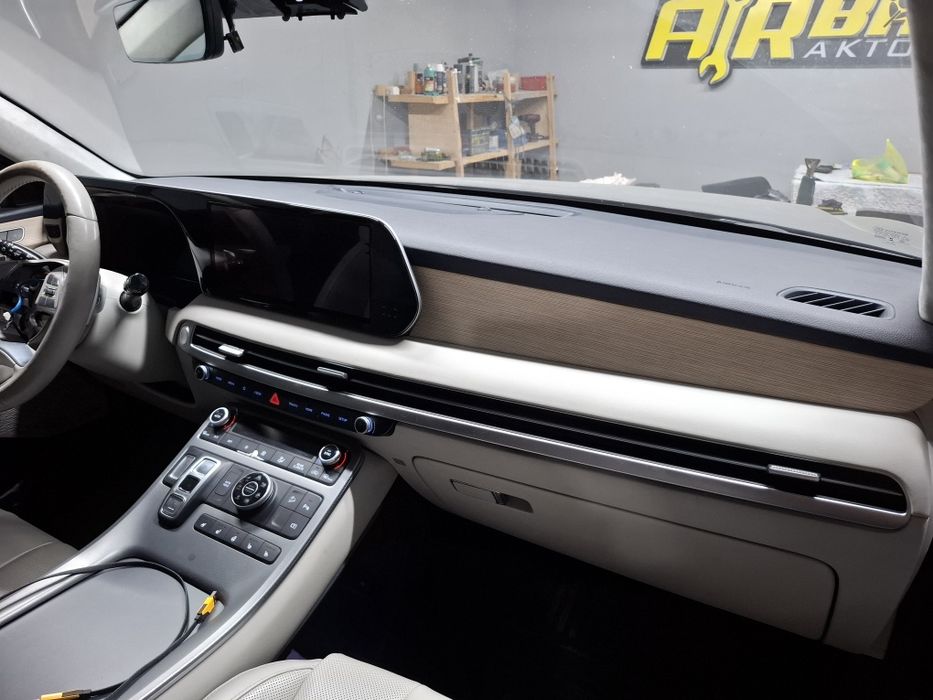 Перетяжка панели автомобиля