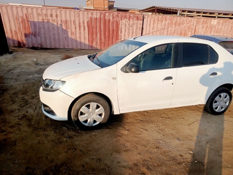 рено логан 2 белый