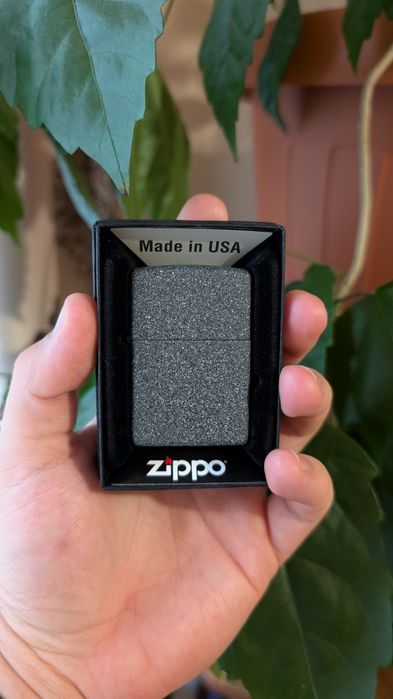 Vând brichete zippo