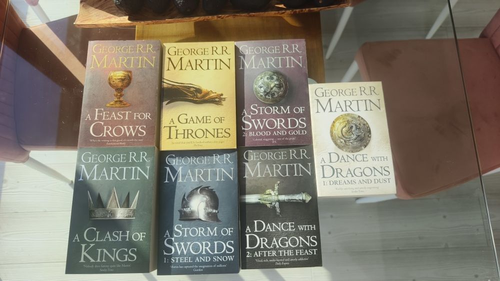 Cărti: A Song of Ice and Fire - 7 Volumes - English