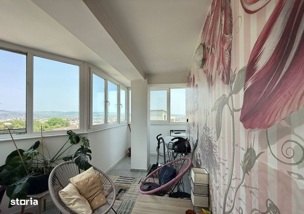 Apartament 3 camere, 90mp, 2 parcari, balcon, zona Andrei Muresanu