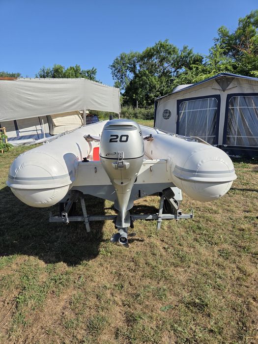 Продава се лодка RIB 360 Tender