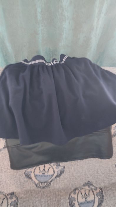 Продам детскии школьные вещи