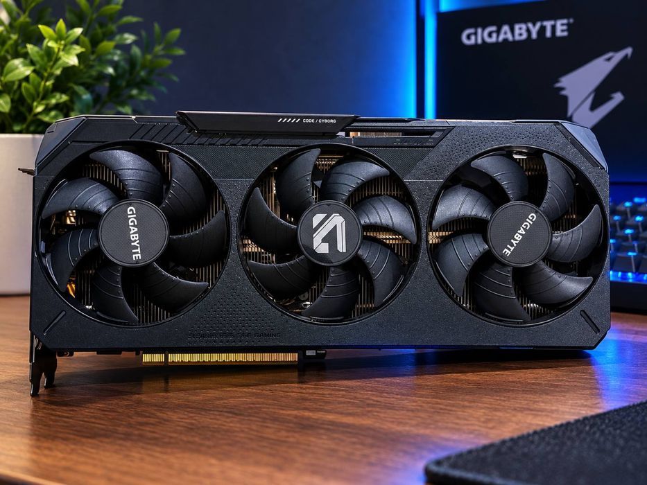 GIGABYTE  RX 9070 XT GAMING OC 16G видеокарта