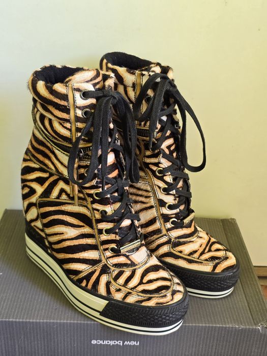 DKNY оригинални дамски кецове на платформа