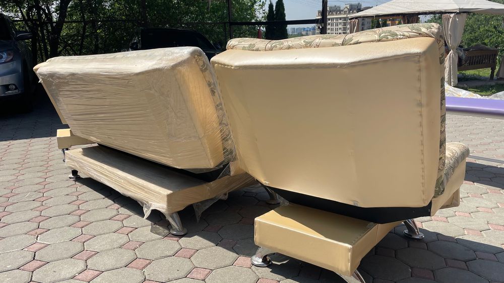 Диван и к нему 2 кресло, раскладные
