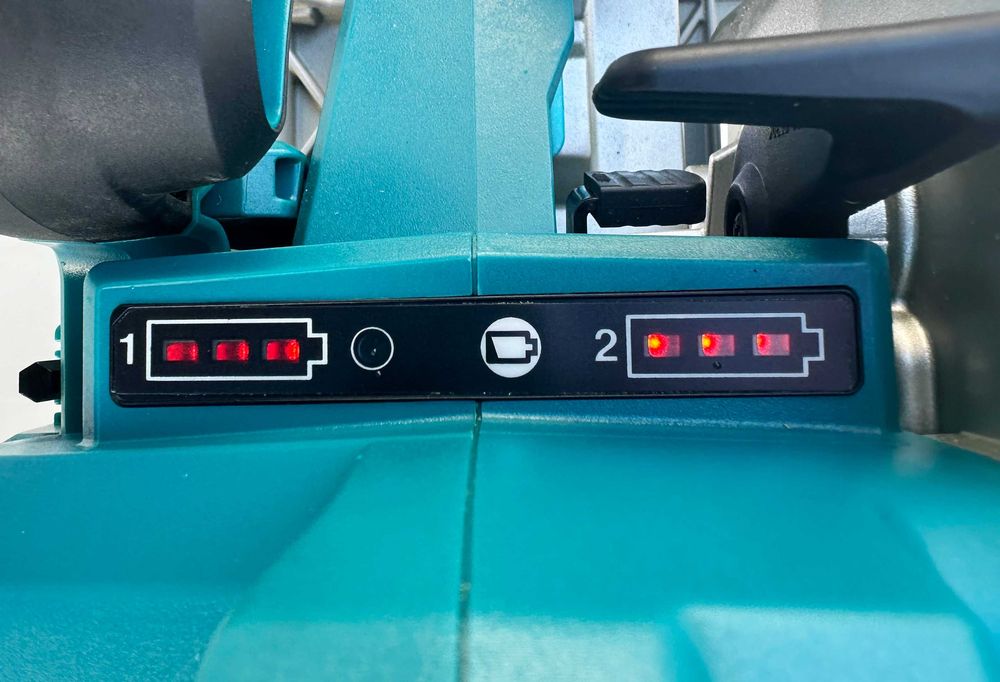 Makita DHS900 - Безчетков мощен ръчен циркуляр 2x18V 5.0Ah като нов!