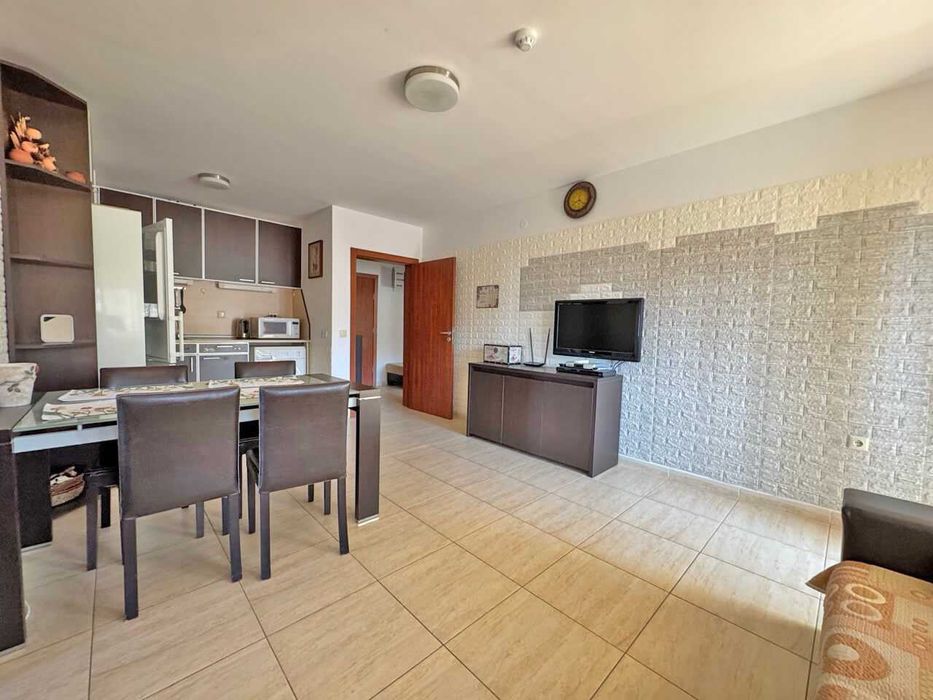 Продава се Тристаен апартамент в Свети Влас - 82 кв.м за 1464 €/кв.м - Снимка #2