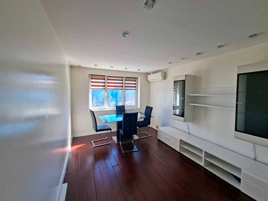 Дава се под наем Двустаен апартамент в София, Център - 65 кв.м за 598.23 € - Снимка #1