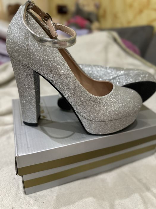 Давски обувки с висок ток