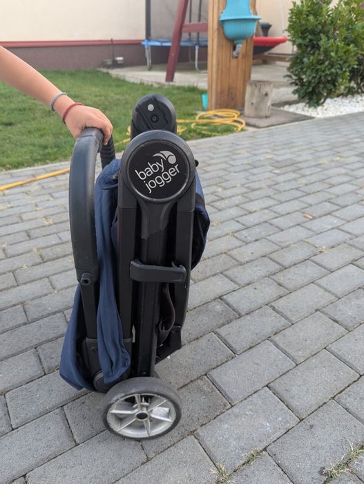 Vând cărucior Baby Jogger