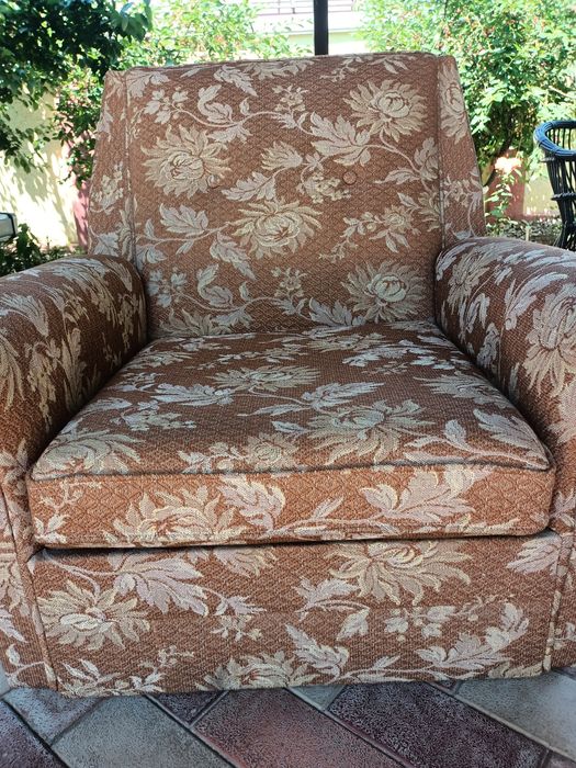 Продаю два кресла