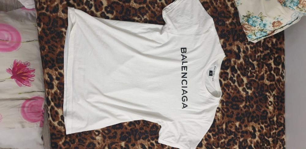 Tricou balenciaga nou