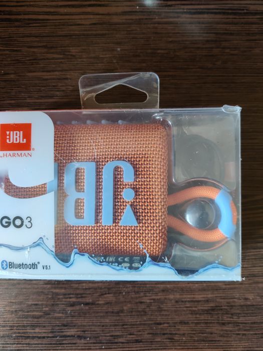 Vind boxa JBL nouă