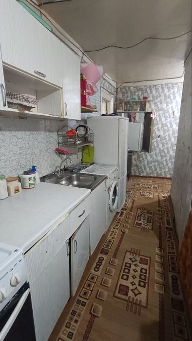 Сдаю свою квартиру одна переделанную в двух..  Срутник 2 1/2.