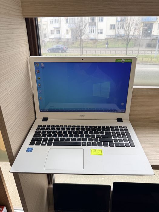 Laptop Acer perfect internet ,office, scoala 500 ron