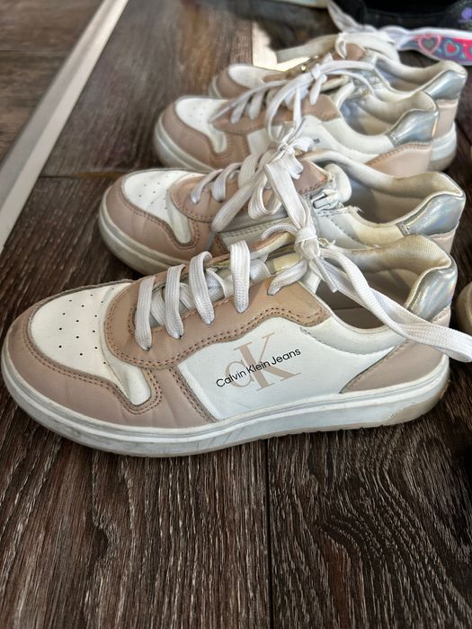 Ботуши и маратонки за момиченца