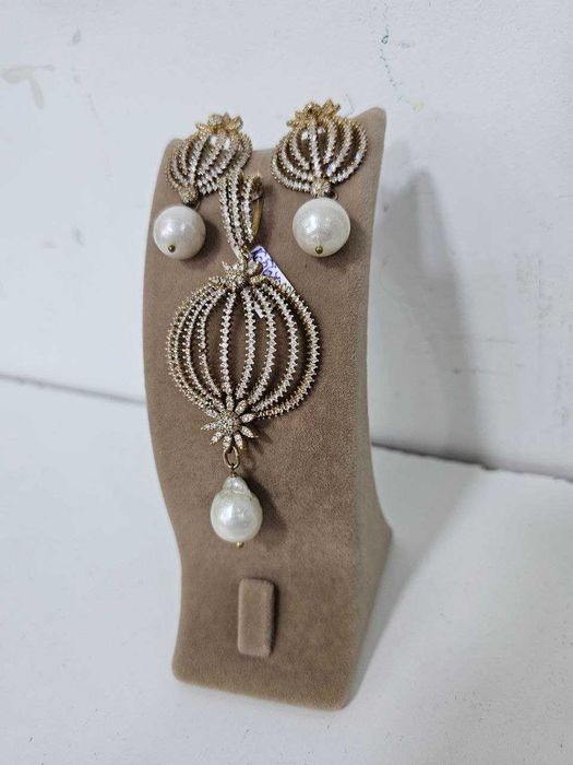 Set deosebit cercei+medalion aur 14k (r)