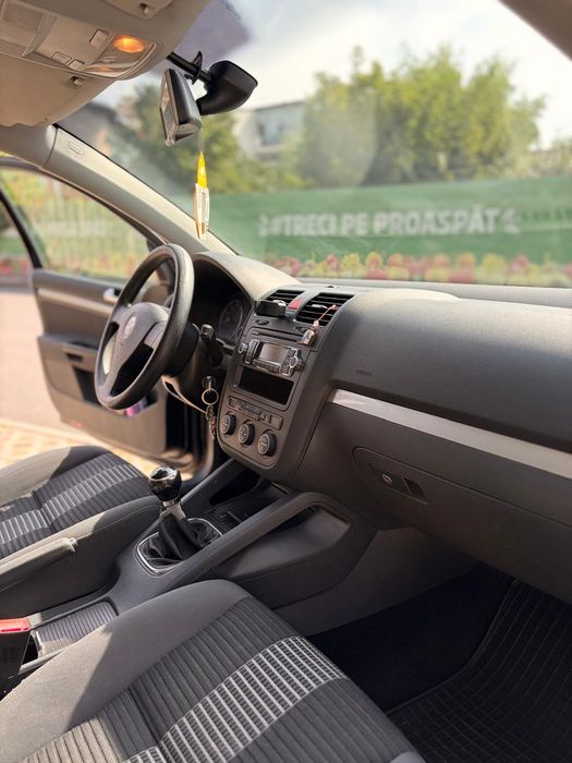 Volkswagen Golf 5 / 1.6 MPI Benzina / 2009