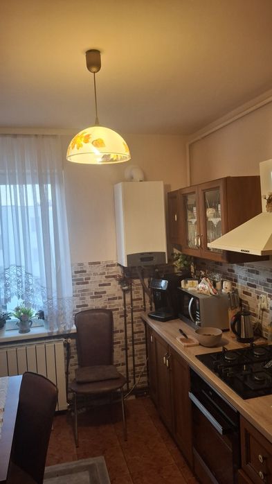 Apartament cu 2 camere schimb cu casa