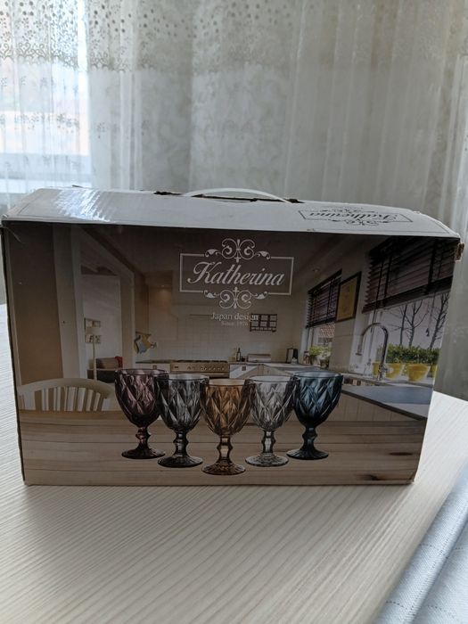 Продам набор бокалов ,цвет синий в упаковке