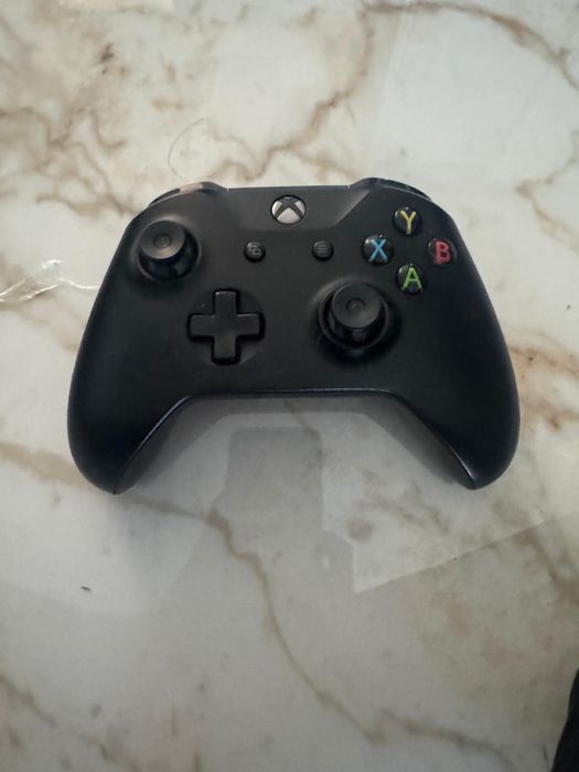 Vând Xbox One S , stare perfecta