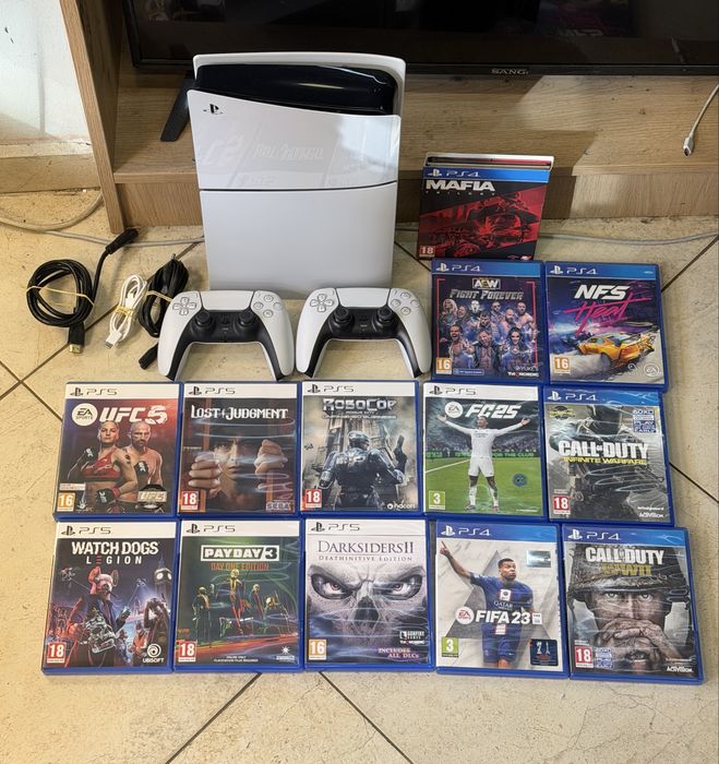 Playstation 5 Disk комплект - 2 джойстика и игри