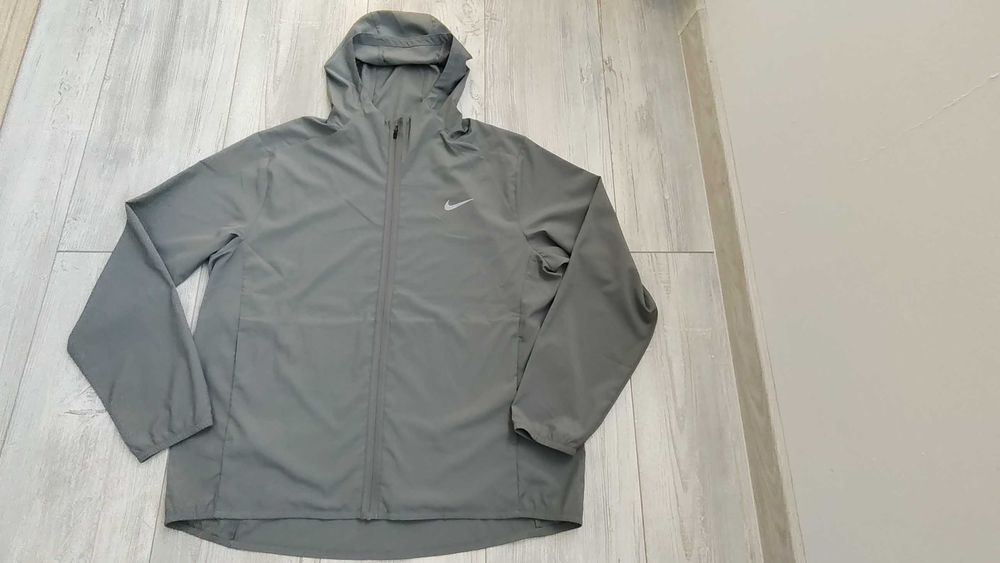 Ново мъжко яке за тренировки NIKE FORM HOODED VERSATILE JACKET р-р ХL