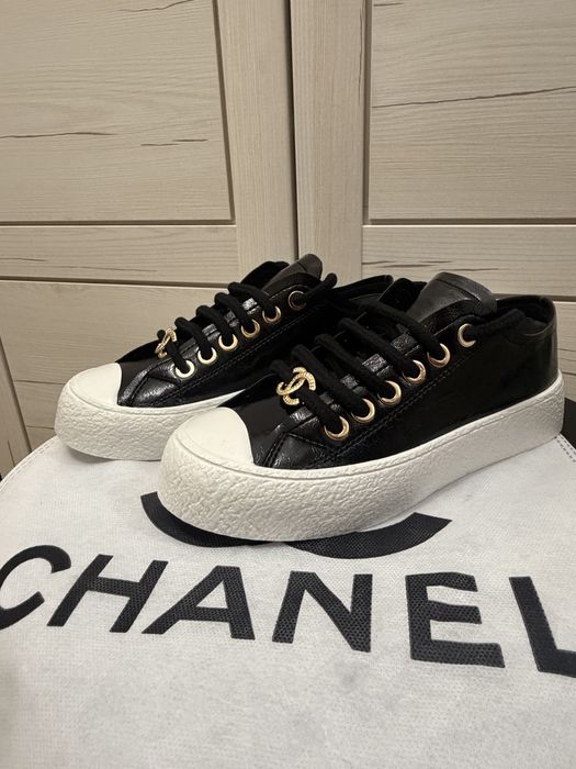 Висок клас дамски кецове  – черни и бели