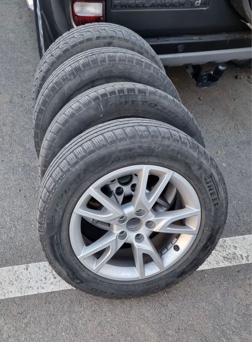 De vanzare 4 jante cu cauciuri de iarna in stare foarte buna