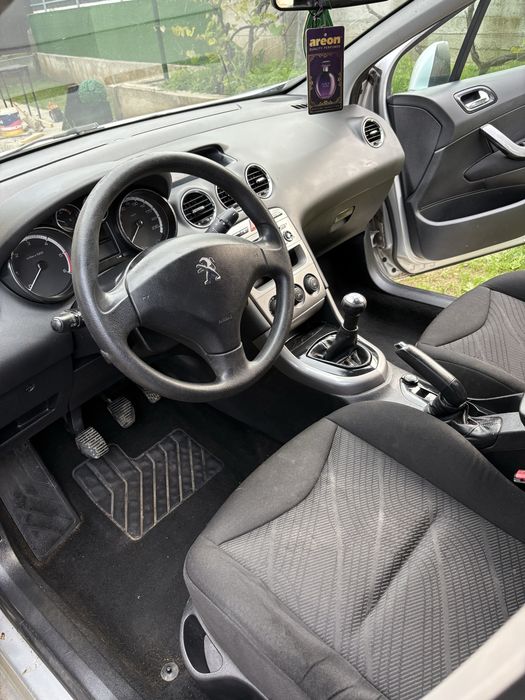 Vând Peugeot 308 SW