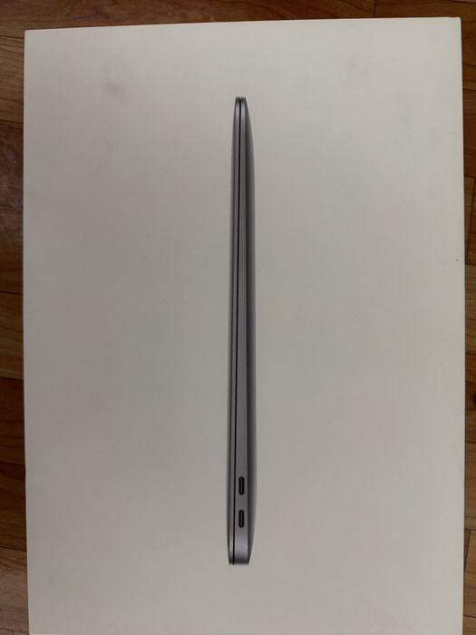 Продаю свой Macbook Air 13inch M1 8/256gb