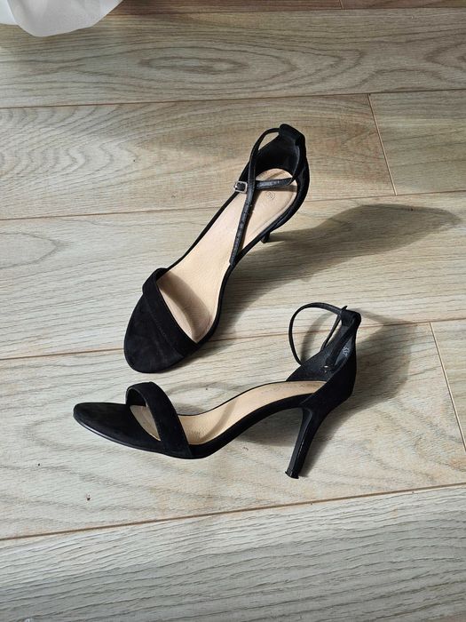 Sandale negre piele intoarsă