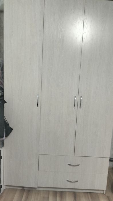 Продам шкаф недорого