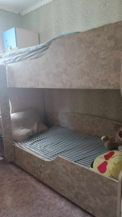 Продам кровать двухярусную