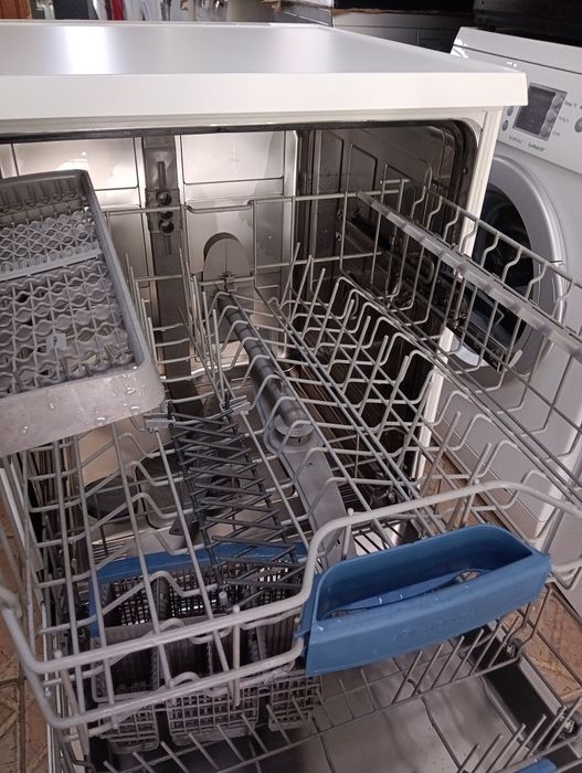 Свободно стояща съдомиялна Бош Bosch Made in Germany 2 години гаранция