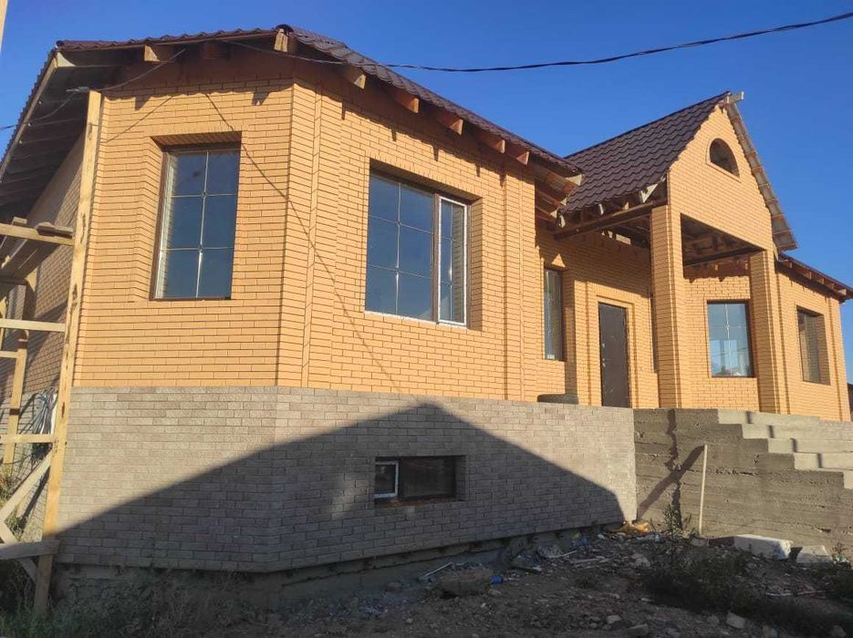 Кирпич облицовочный в г. Кызылорда.  Коллекция классика СОЛОМЕННЫЙ.