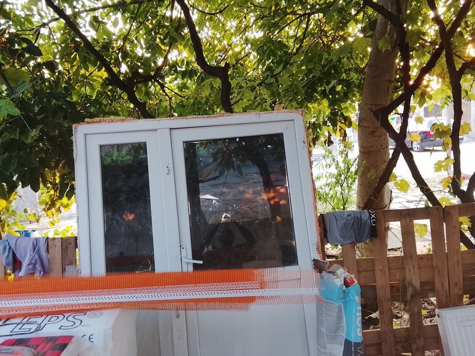 Vând ușă de termopane exterior