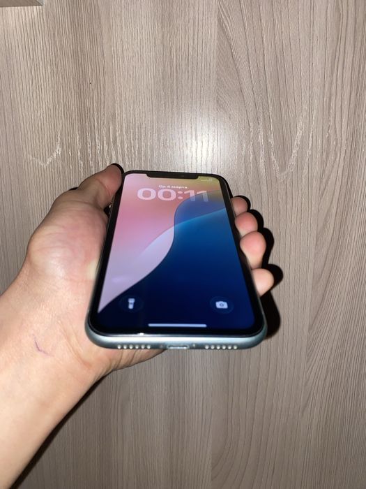 Продам Айфон 11 в идеале.