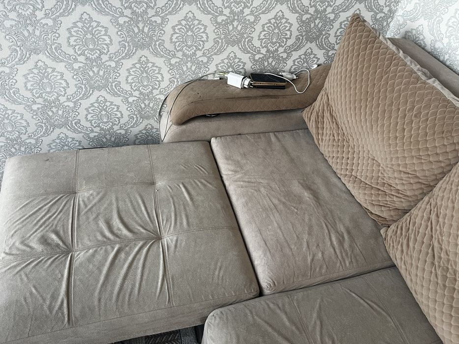 Продам диван размер 275см. В куленовке