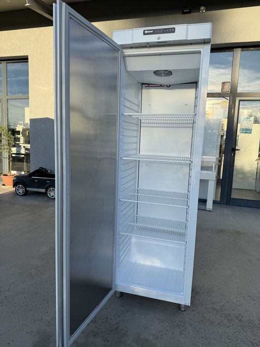 Професионален хладилник Gram