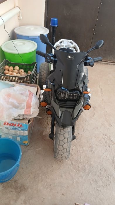 Болалао учун электро мотоскутер